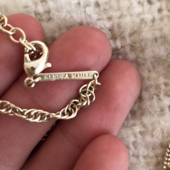 Kendra Scott Rayne Necklace in Rose Quartz - Picture 2 of 4